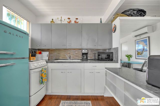 1111 E Palm Canyon Drive 225, Palm Springs, CA 92264