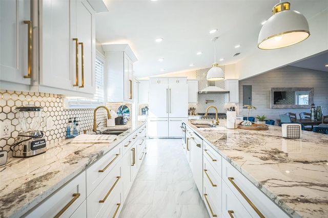 328 6TH AVENUE, Indian Rocks Beach, FL 33785