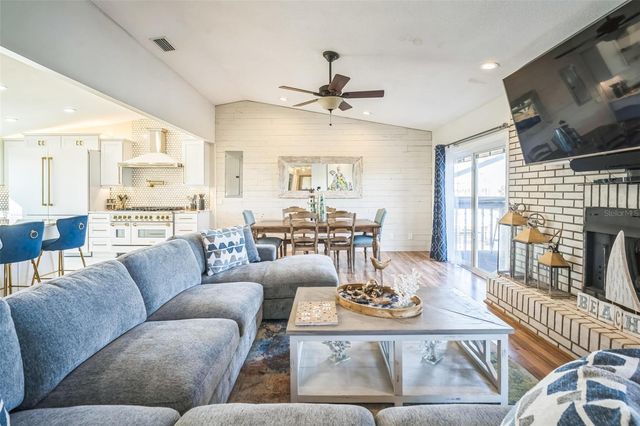 328 6TH AVENUE, Indian Rocks Beach, FL 33785