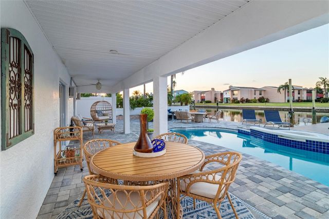 328 6TH AVENUE, Indian Rocks Beach, FL 33785