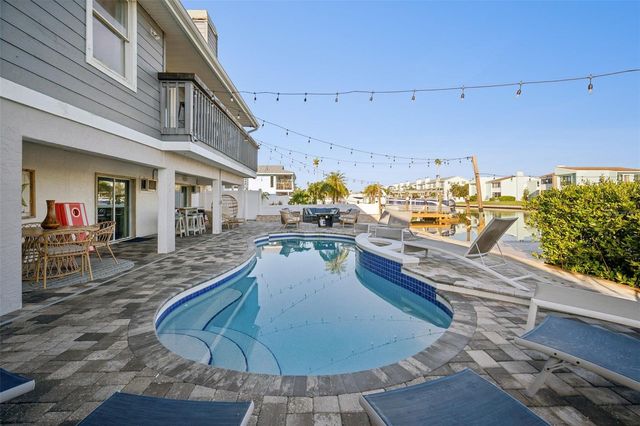 328 6TH AVENUE, Indian Rocks Beach, FL 33785