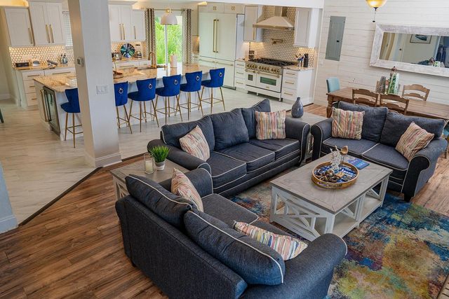 328 6TH AVENUE, Indian Rocks Beach, FL 33785