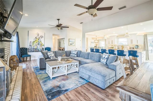 328 6TH AVENUE, Indian Rocks Beach, FL 33785