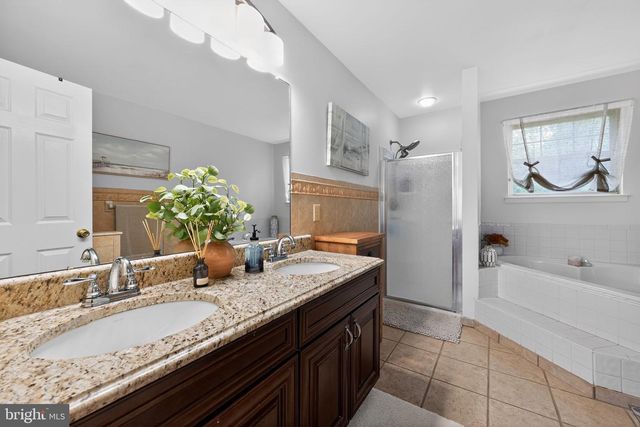 4 PATRIOT LANE, Blackwood, NJ 08012