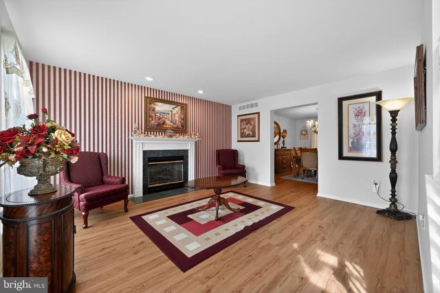 4 PATRIOT LANE, Blackwood, NJ 08012