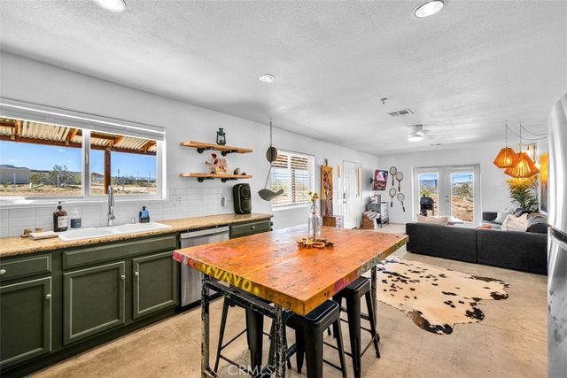 1335 Fortuna Ave, Landers, CA 92285