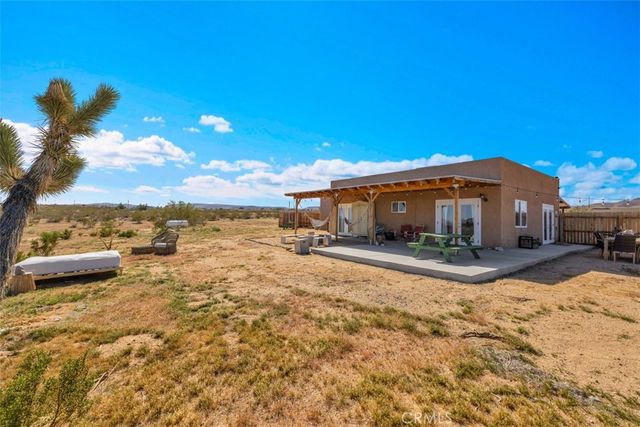 1335 Fortuna Ave, Landers, CA 92285