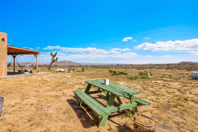 1335 Fortuna Ave, Landers, CA 92285