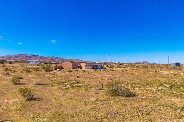 1335 Fortuna Ave, Landers, CA 92285