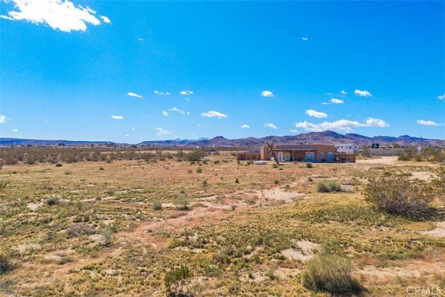 1335 Fortuna Ave, Landers, CA 92285
