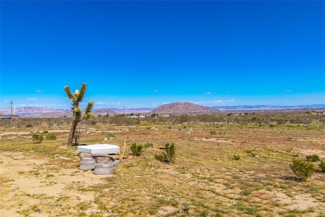 1335 Fortuna Ave, Landers, CA 92285