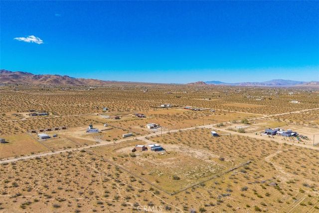 1335 Fortuna Ave, Landers, CA 92285