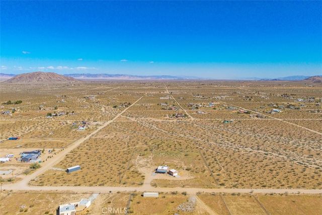 1335 Fortuna Ave, Landers, CA 92285