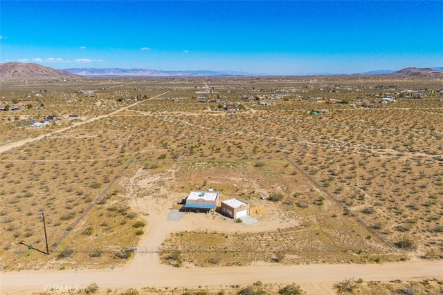 1335 Fortuna Ave, Landers, CA 92285
