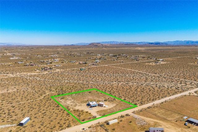 1335 Fortuna Ave, Landers, CA 92285
