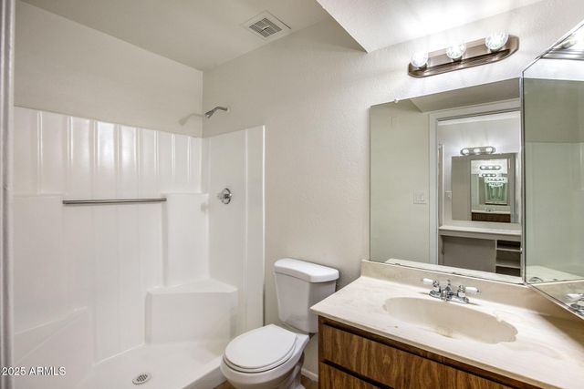 3107 W HARMONT Drive, Phoenix, AZ 85051