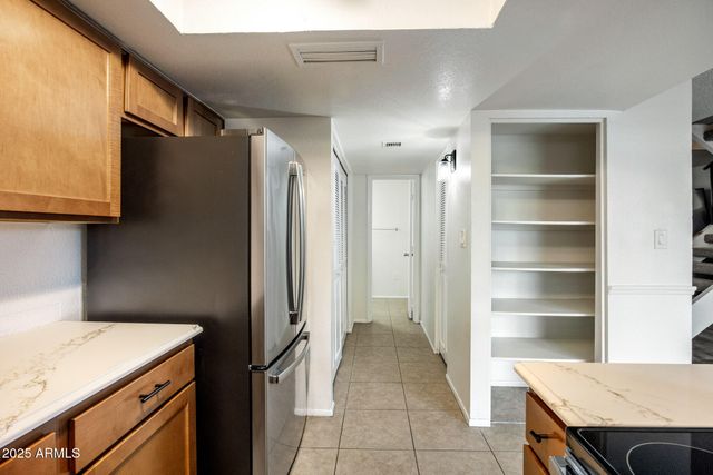 3107 W HARMONT Drive, Phoenix, AZ 85051