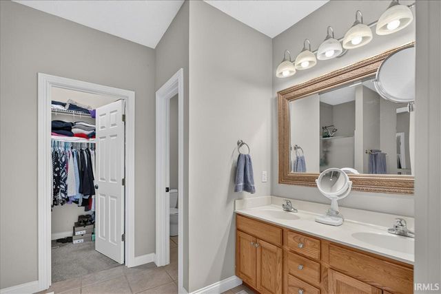 6041 Delk Drive, Evansville, IN 47711