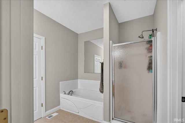 6041 Delk Drive, Evansville, IN 47711