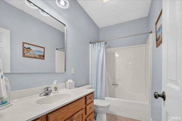 6041 Delk Drive, Evansville, IN 47711