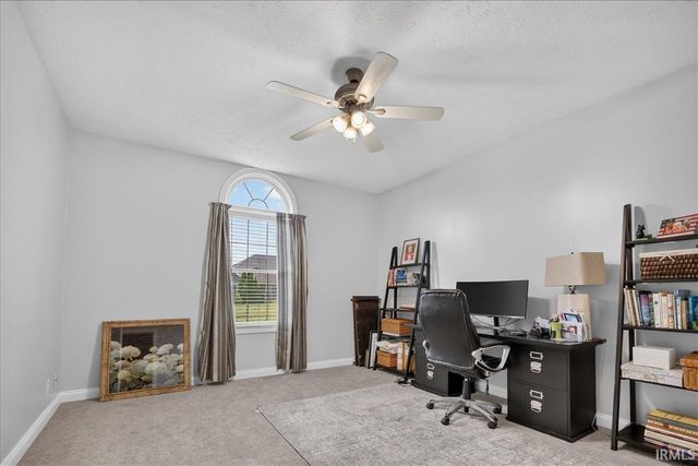 6041 Delk Drive, Evansville, IN 47711