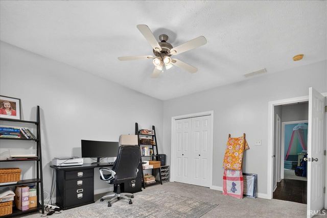 6041 Delk Drive, Evansville, IN 47711