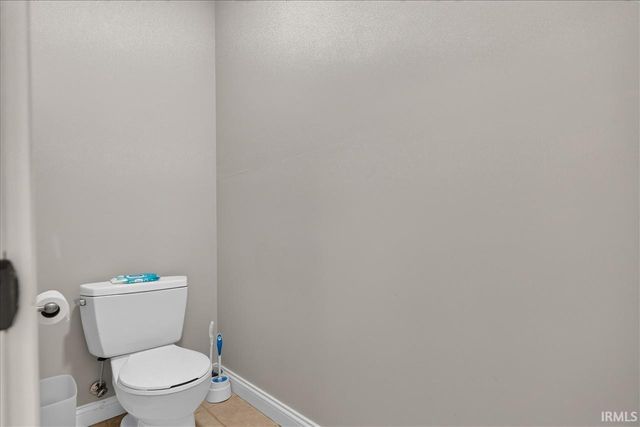 6041 Delk Drive, Evansville, IN 47711