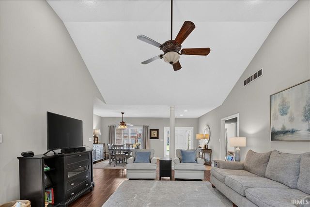 6041 Delk Drive, Evansville, IN 47711