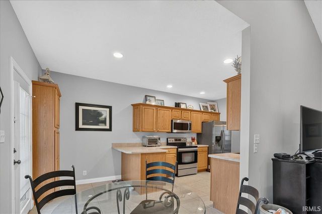 6041 Delk Drive, Evansville, IN 47711