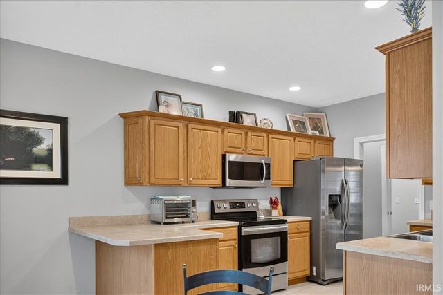 6041 Delk Drive, Evansville, IN 47711