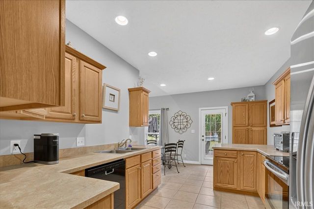 6041 Delk Drive, Evansville, IN 47711