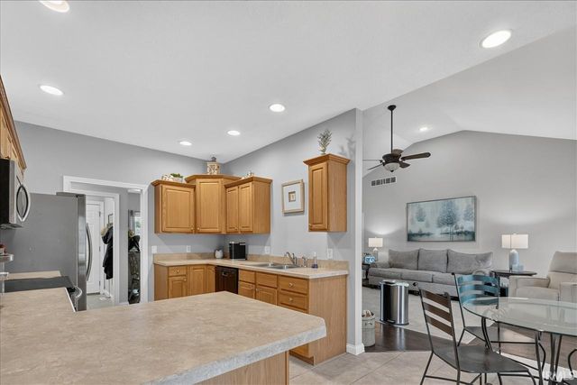 6041 Delk Drive, Evansville, IN 47711