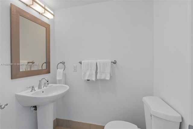 4401 COLLINS AV 1214, Miami Beach, FL 33140