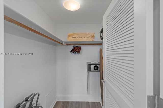 4401 COLLINS AV 1214, Miami Beach, FL 33140