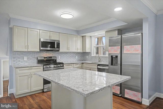 2209 RIVIERA LN, Wilmington, DE 19810