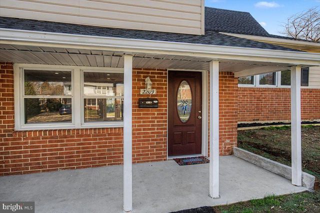 2209 RIVIERA LN, Wilmington, DE 19810