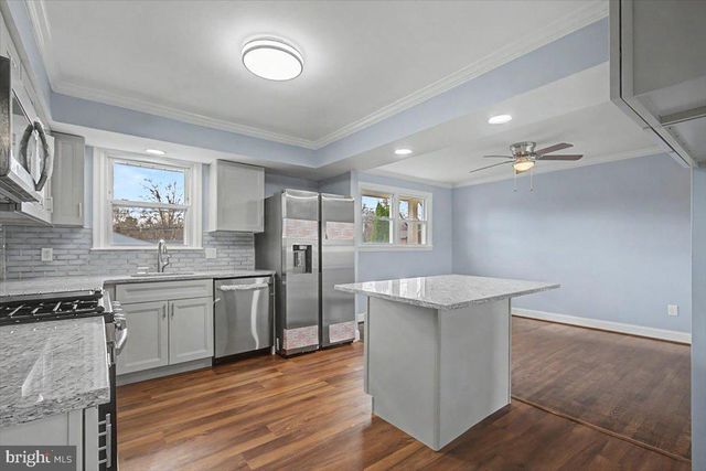 2209 RIVIERA LN, Wilmington, DE 19810