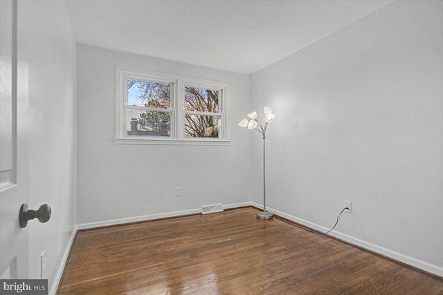 2209 RIVIERA LN, Wilmington, DE 19810