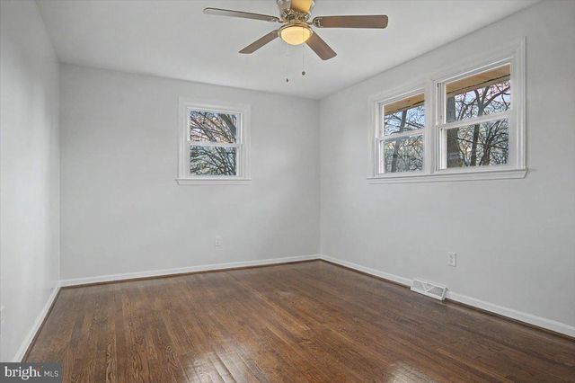 2209 RIVIERA LN, Wilmington, DE 19810