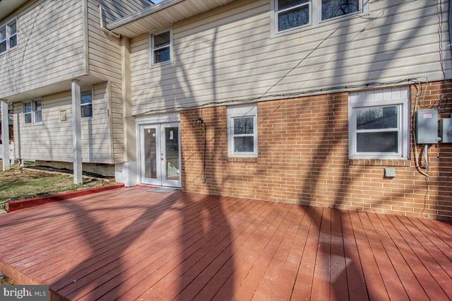 2209 RIVIERA LN, Wilmington, DE 19810