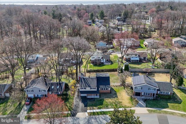 2209 RIVIERA LN, Wilmington, DE 19810