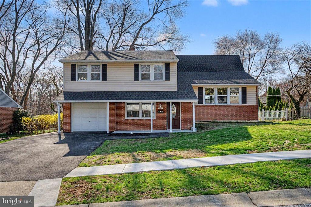 2209 RIVIERA LN, Wilmington, DE 19810