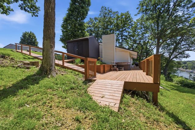 200 Lakeview Point Road, Harrodsburg, KY 40330