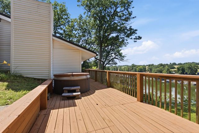200 Lakeview Point Road, Harrodsburg, KY 40330