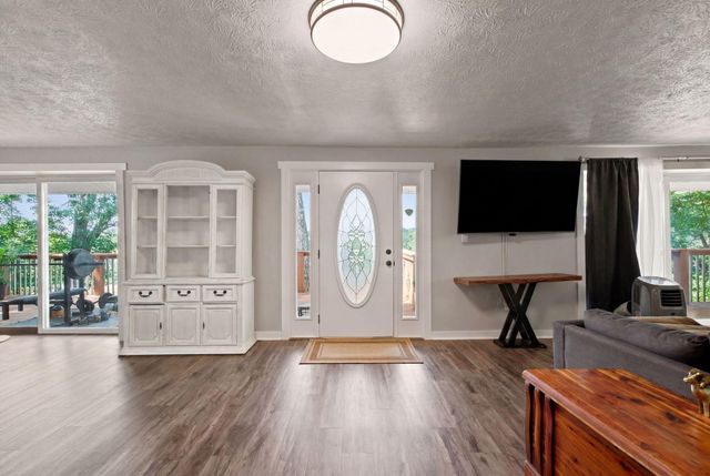 200 Lakeview Point Road, Harrodsburg, KY 40330