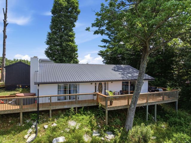 200 Lakeview Point Road, Harrodsburg, KY 40330