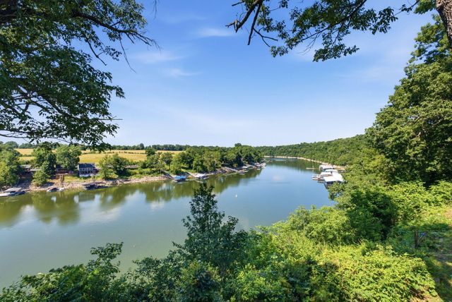 200 Lakeview Point Road, Harrodsburg, KY 40330