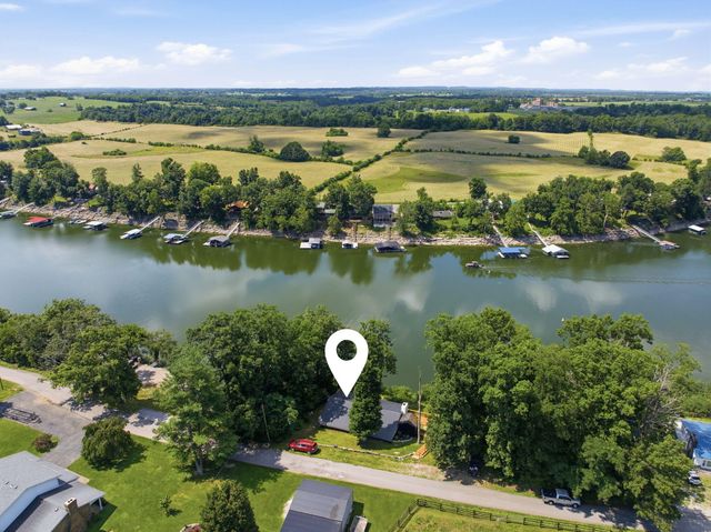 200 Lakeview Point Road, Harrodsburg, KY 40330
