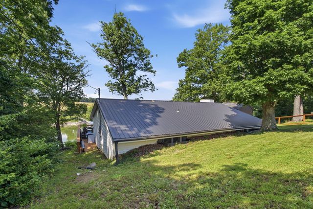 200 Lakeview Point Road, Harrodsburg, KY 40330