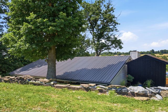 200 Lakeview Point Road, Harrodsburg, KY 40330